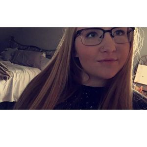 Meet your Posher, Katelyn